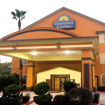 Days Inn & Suites By Wyndham Houston North/Aldine מראה חיצוני תמונה
