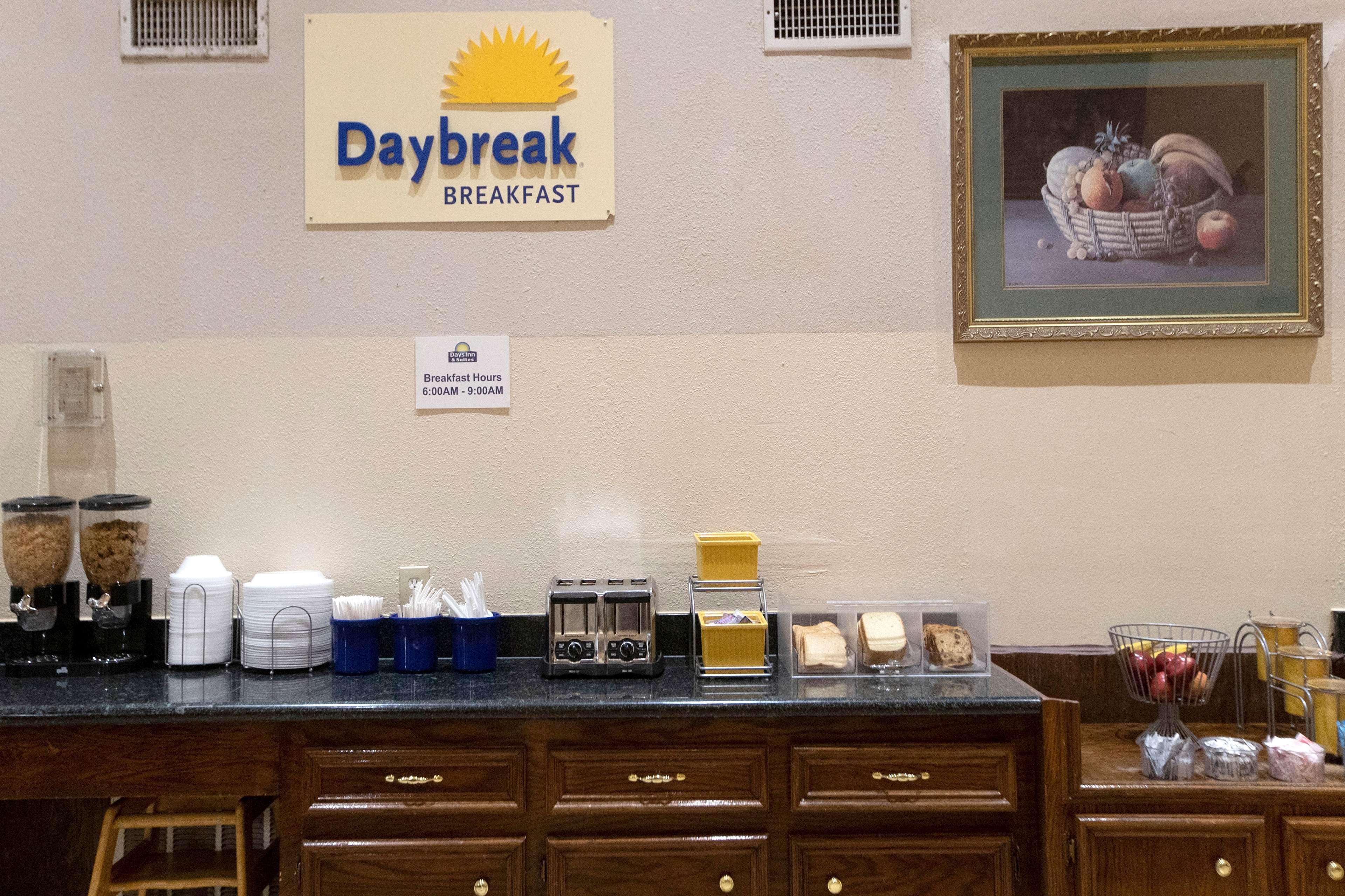 Days Inn & Suites By Wyndham Houston North/Aldine מראה חיצוני תמונה
