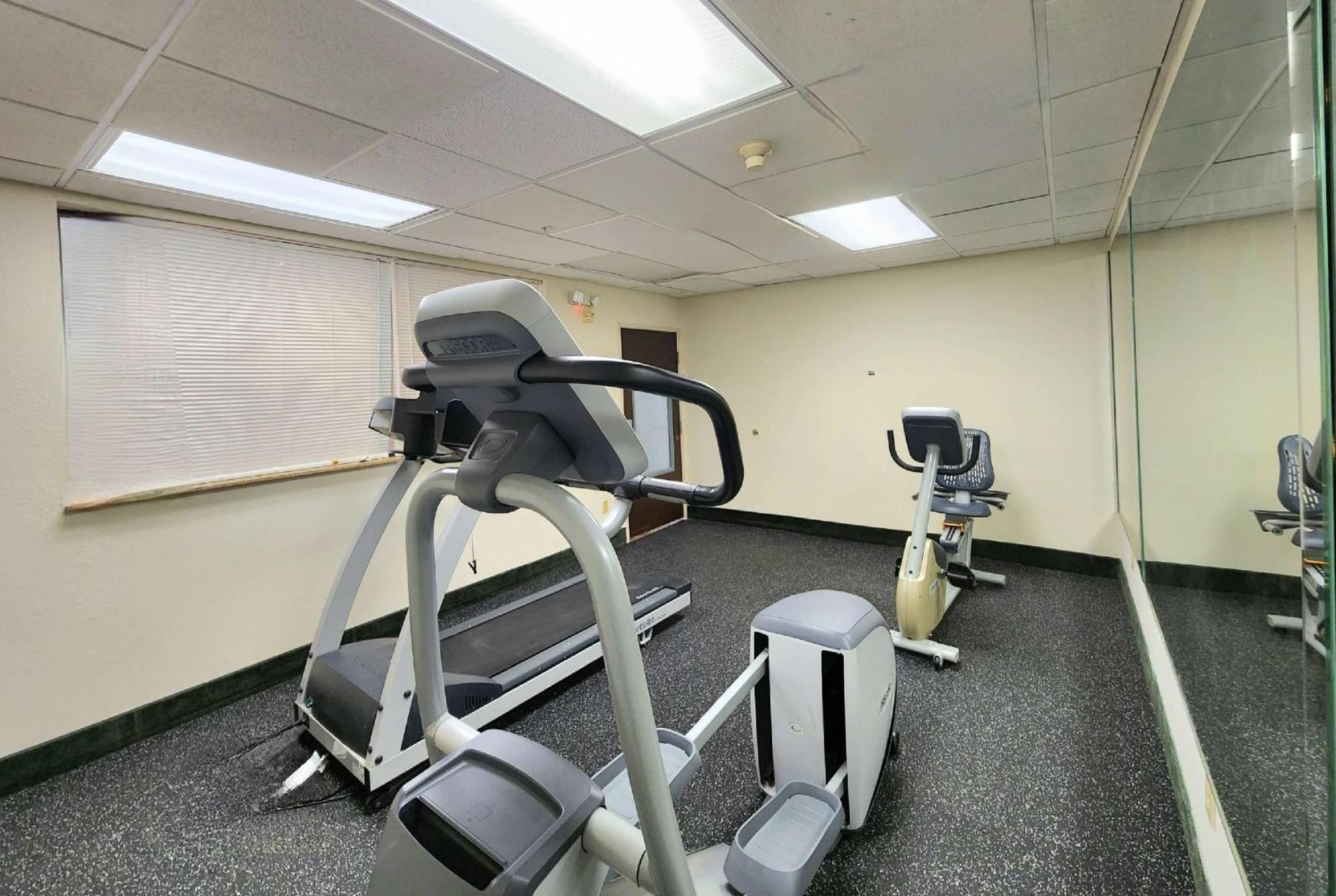 Days Inn & Suites By Wyndham Houston North/Aldine מראה חיצוני תמונה