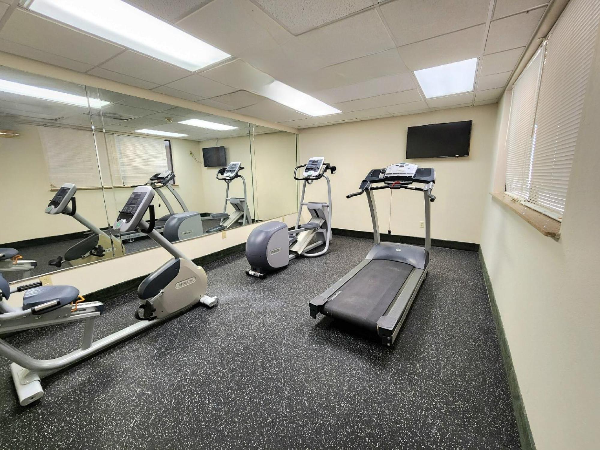 Days Inn & Suites By Wyndham Houston North/Aldine מראה חיצוני תמונה