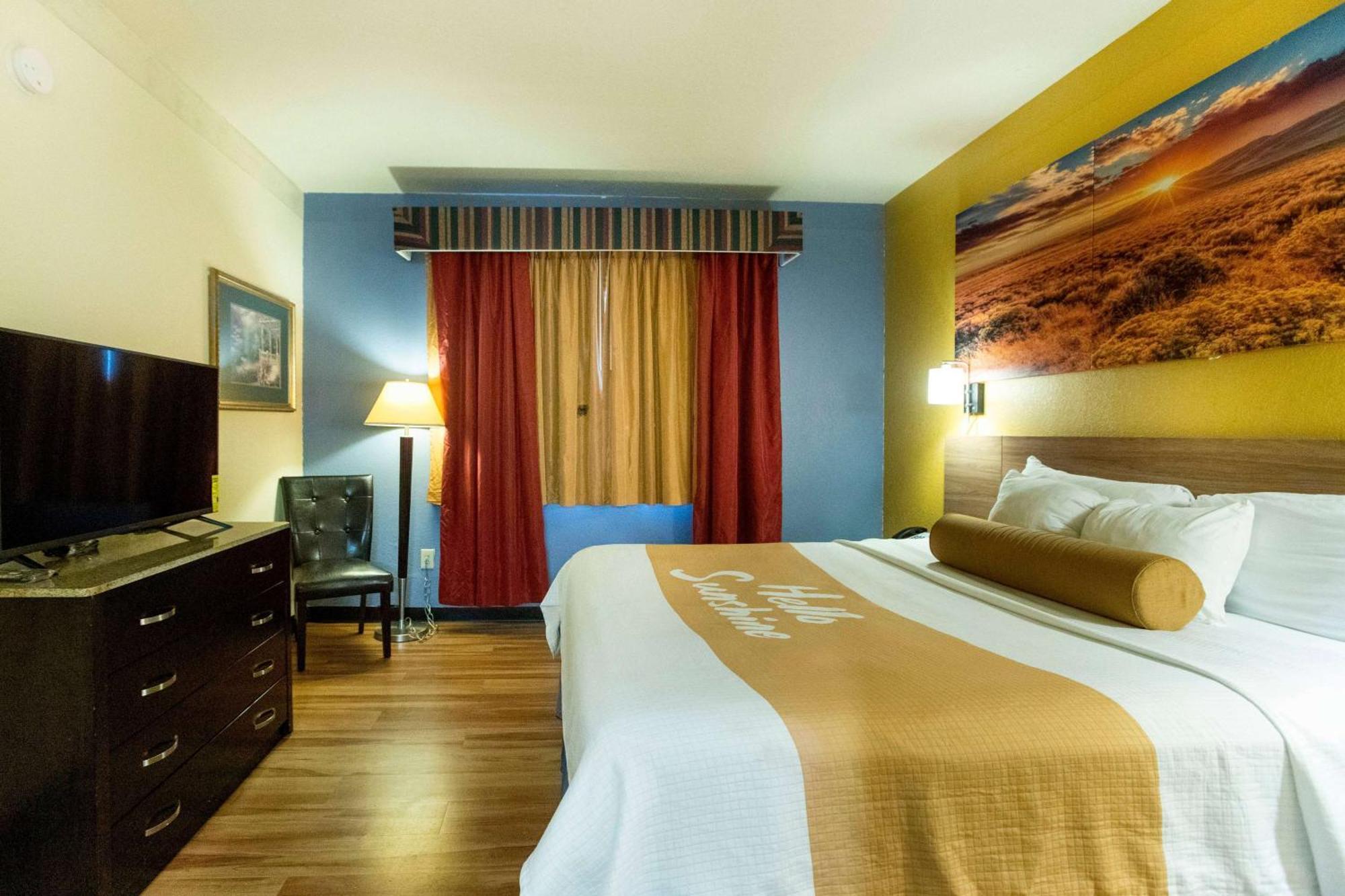 Days Inn & Suites By Wyndham Houston North/Aldine מראה חיצוני תמונה