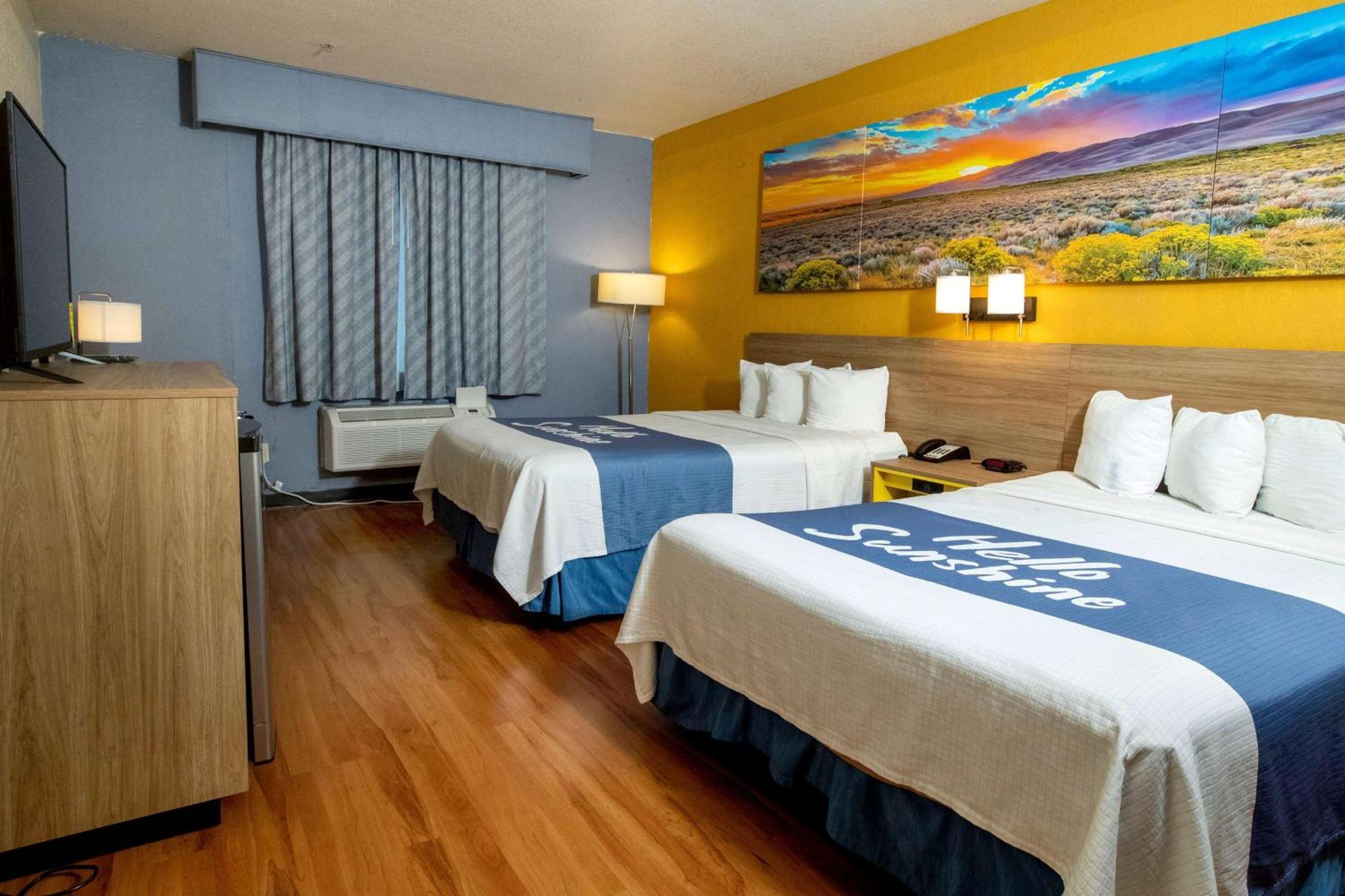 Days Inn & Suites By Wyndham Houston North/Aldine מראה חיצוני תמונה