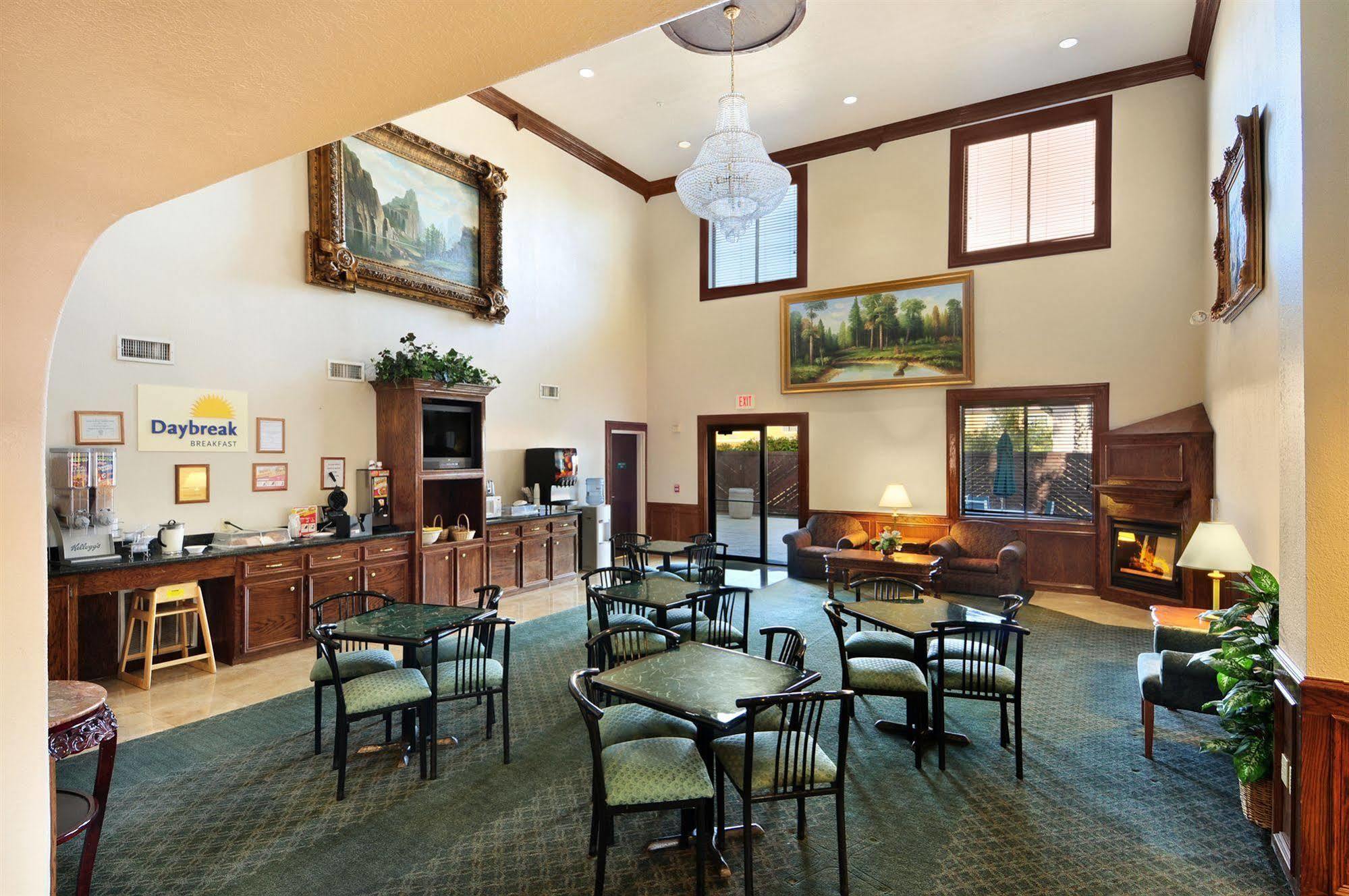 Days Inn & Suites By Wyndham Houston North/Aldine מראה חיצוני תמונה